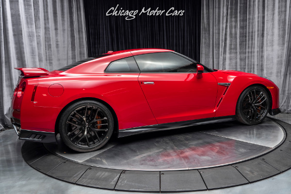 Used 2017 Nissan GT-R Premium Coupe ONLY 6K MILES! PREMIUM INTERIOR! for sale Sold at Chicago Motor Cars in West Chicago IL 60185 5