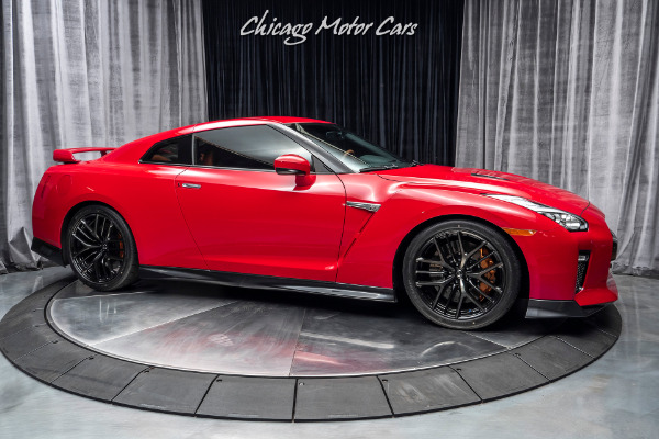 Used 2017 Nissan GT-R Premium Coupe ONLY 6K MILES! PREMIUM INTERIOR! for sale Sold at Chicago Motor Cars in West Chicago IL 60185 6