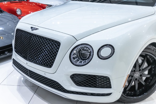 Used 2017 Bentley Bentayga W12 SUV MSRP $243k+ LOADED Serviced! Upgraded $13k+ Wheels! for sale Sold at Chicago Motor Cars in West Chicago IL 60185 4