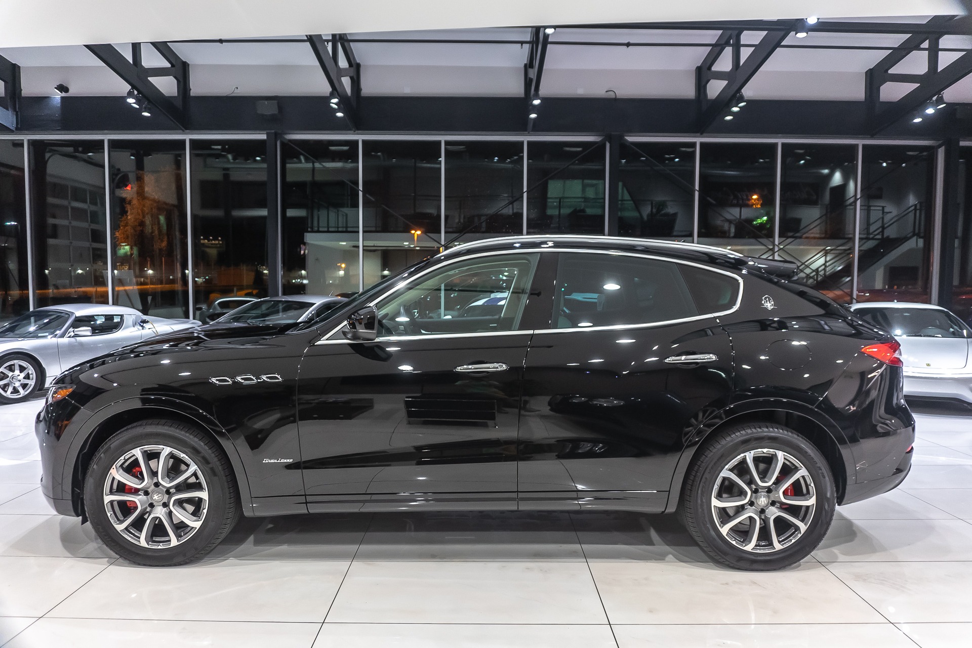 Used-2018-Maserati-Levante-GranLusso-Q4-SUV-CLIMATE-PACK