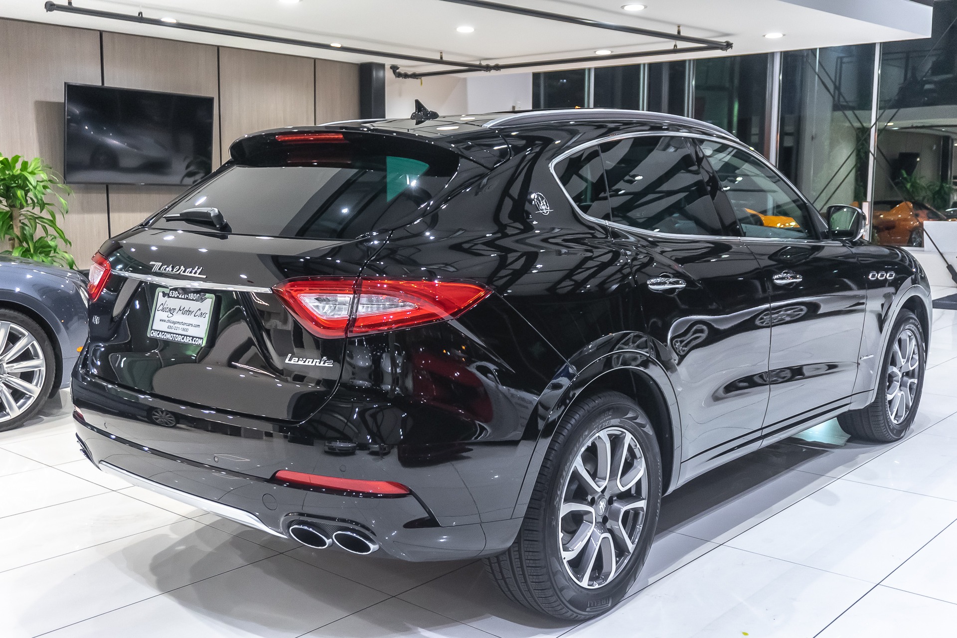 Used-2018-Maserati-Levante-GranLusso-Q4-SUV-CLIMATE-PACK