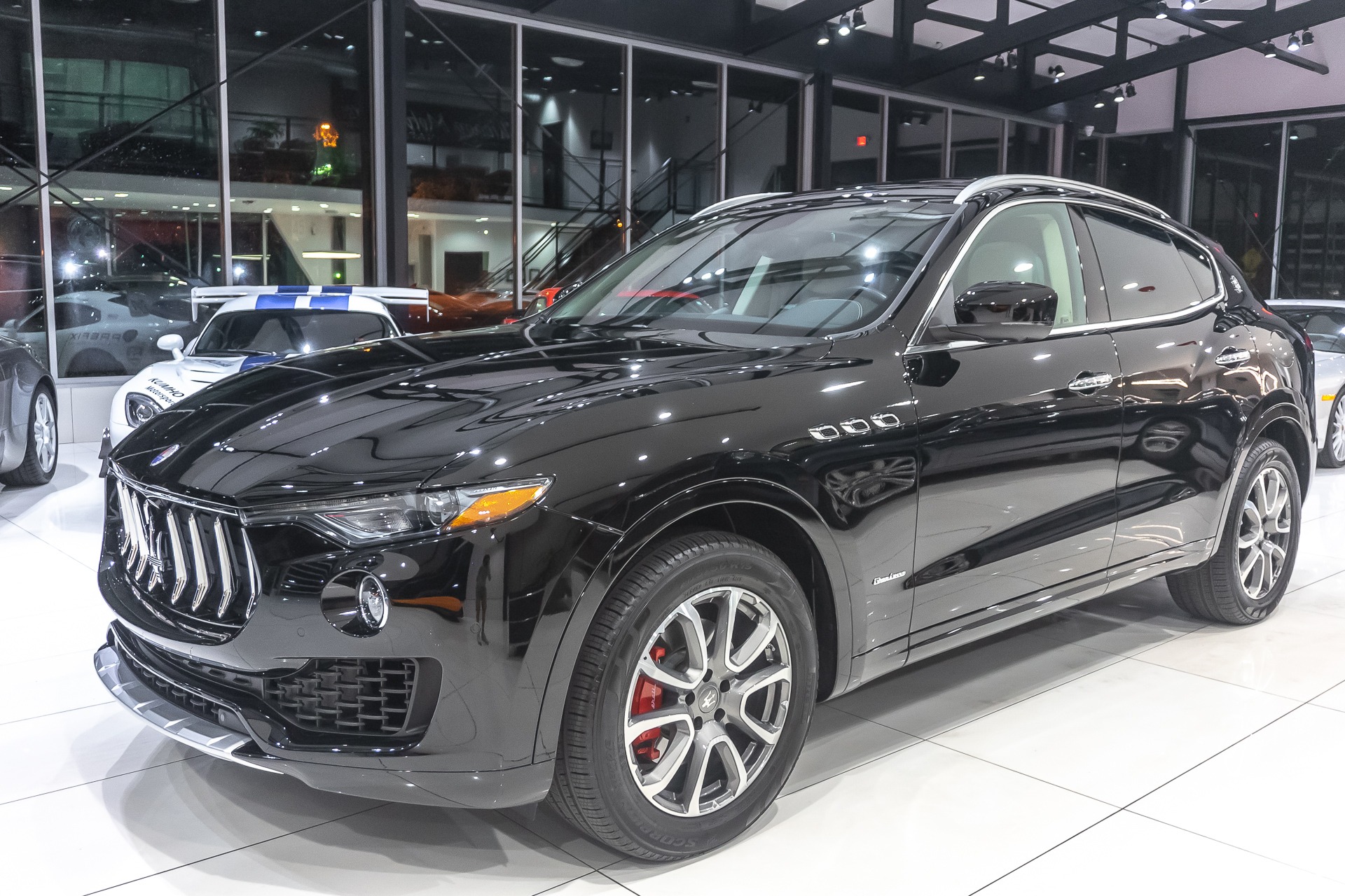 Used-2018-Maserati-Levante-GranLusso-Q4-SUV-CLIMATE-PACK