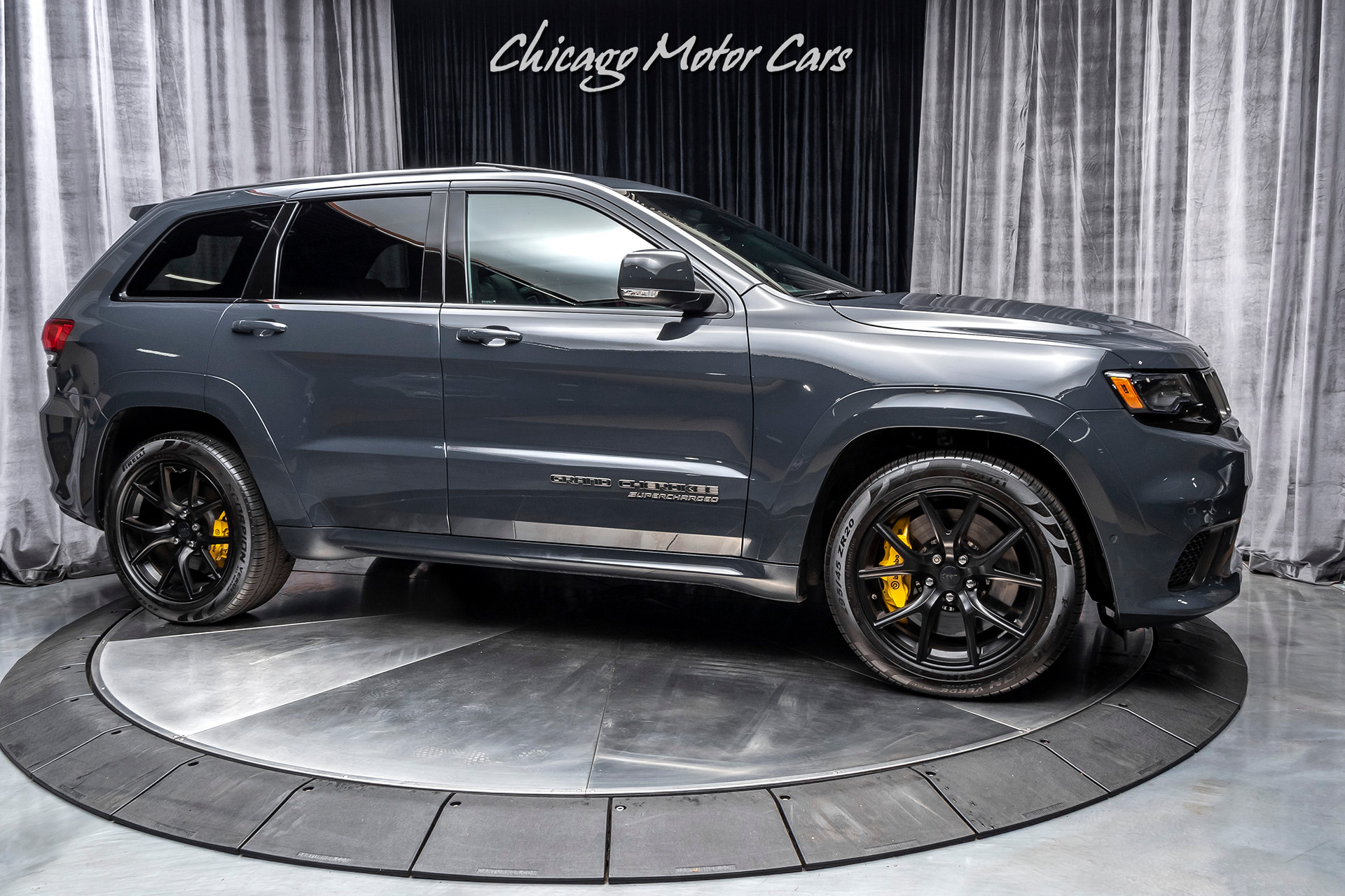 Used-2018-Jeep-Grand-Cherokee-Trackhawk--707HP-HELLCAT-ENGINE-REAR-DVD-ENTERTAINMENT