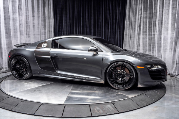 Used 2012 Audi R8 5.2 quattro V10 6 Speed Manual Transmission for sale Sold at Chicago Motor Cars in West Chicago IL 60185 6
