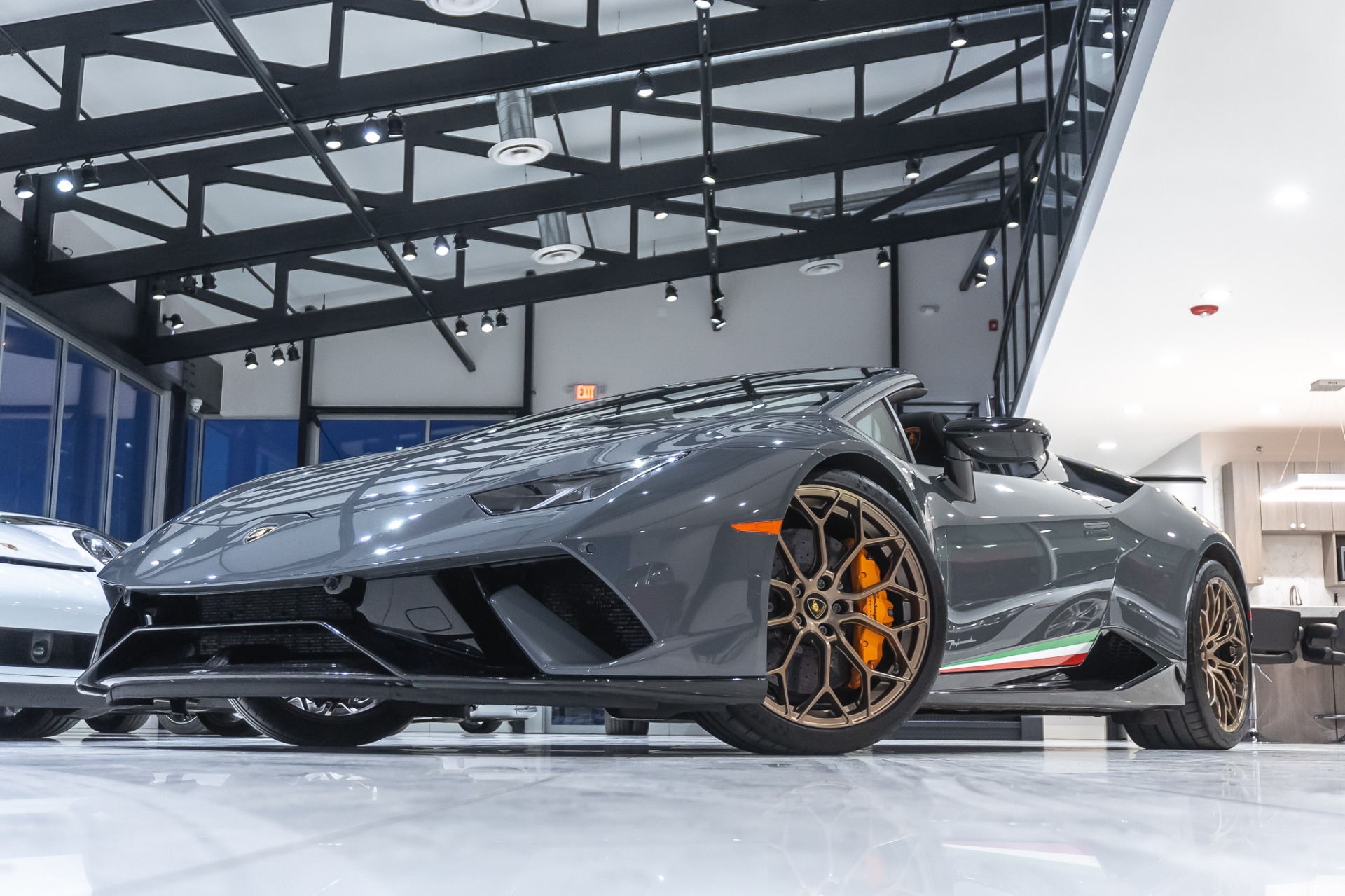 Used-2018-Lamborghini-Huracan-LP640-4-Performante-Spyder-MSRP-361K-Grigio-Telesto