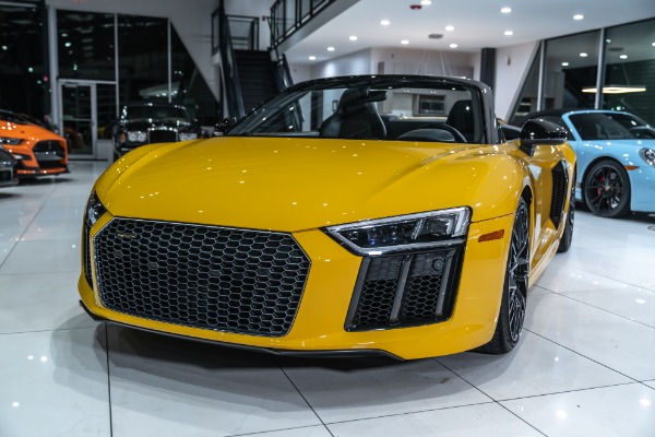 Used 2017 Audi R8 5.2 quattro V10 Spyder Convertible HOT Spec! BOTH Carbon Packs! LOADED for sale Sold at Chicago Motor Cars in West Chicago IL 60185 2