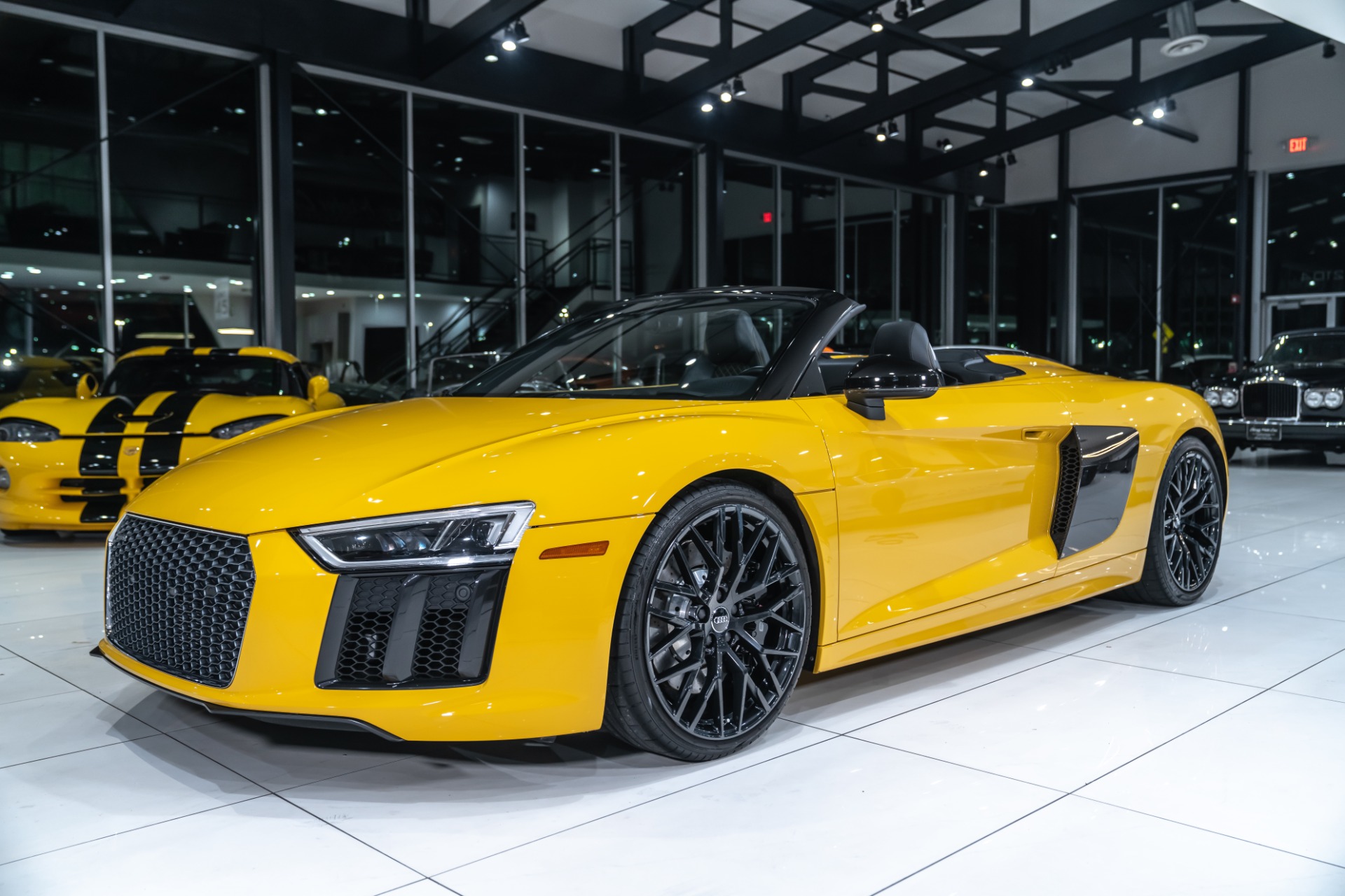 Used-2017-Audi-R8-52-quattro-V10-Spyder-Convertible-HOT-Spec-BOTH-Carbon-Packs-LOADED