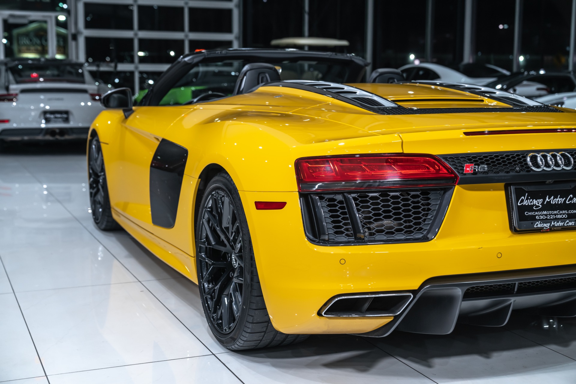 Used-2017-Audi-R8-52-quattro-V10-Spyder-Convertible-HOT-Spec-BOTH-Carbon-Packs-LOADED