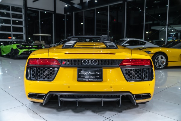 Used 2017 Audi R8 5.2 quattro V10 Spyder Convertible HOT Spec! BOTH Carbon Packs! LOADED for sale Sold at Chicago Motor Cars in West Chicago IL 60185 4