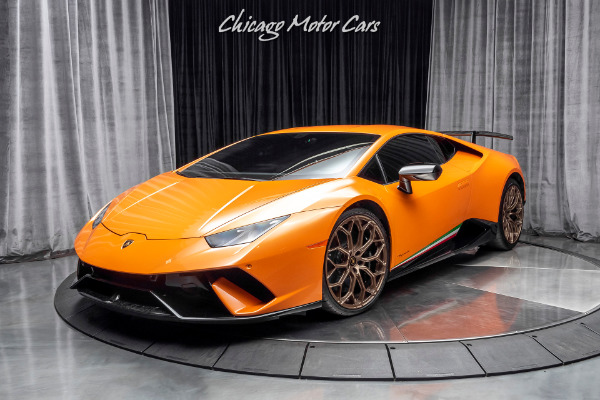 Used 2018 Lamborghini Huracan LP640-4 Performante Coupe Carbon Fiber LOADED Orange! for sale Sold at Chicago Motor Cars in West Chicago IL 60185 2