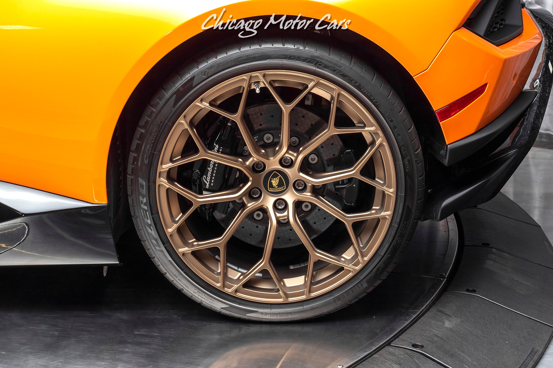 Used-2018-Lamborghini-Huracan-LP640-4-Performante-Coupe-Carbon-Fiber-LOADED-Orange