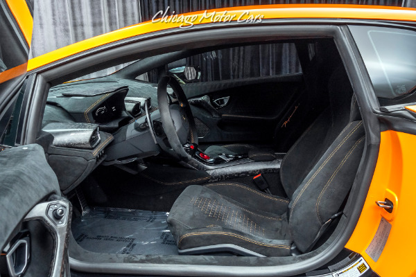 Used-2018-Lamborghini-Huracan-LP640-4-Performante-Coupe-Carbon-Fiber-LOADED-Orange