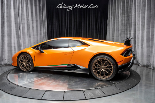 Used 2018 Lamborghini Huracan LP640-4 Performante Coupe Carbon Fiber LOADED Orange! for sale Sold at Chicago Motor Cars in West Chicago IL 60185 3