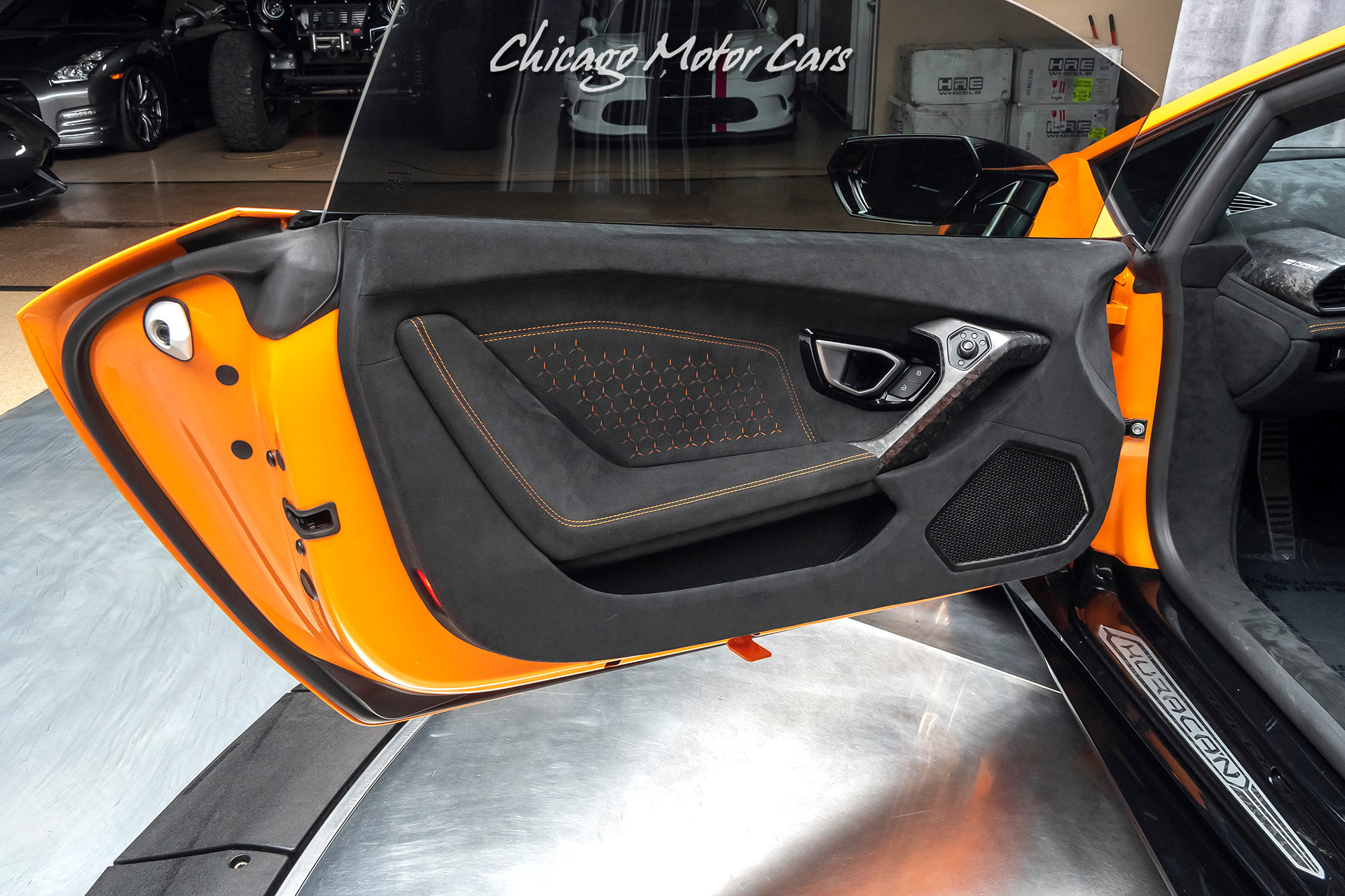 Used-2018-Lamborghini-Huracan-LP640-4-Performante-Coupe-Carbon-Fiber-LOADED-Orange