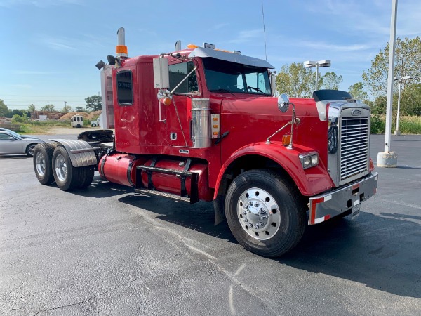 Used 2001 FREIGHTLINER FLD120 for sale Sold at Chicago Motor Cars in West Chicago IL 60185 3