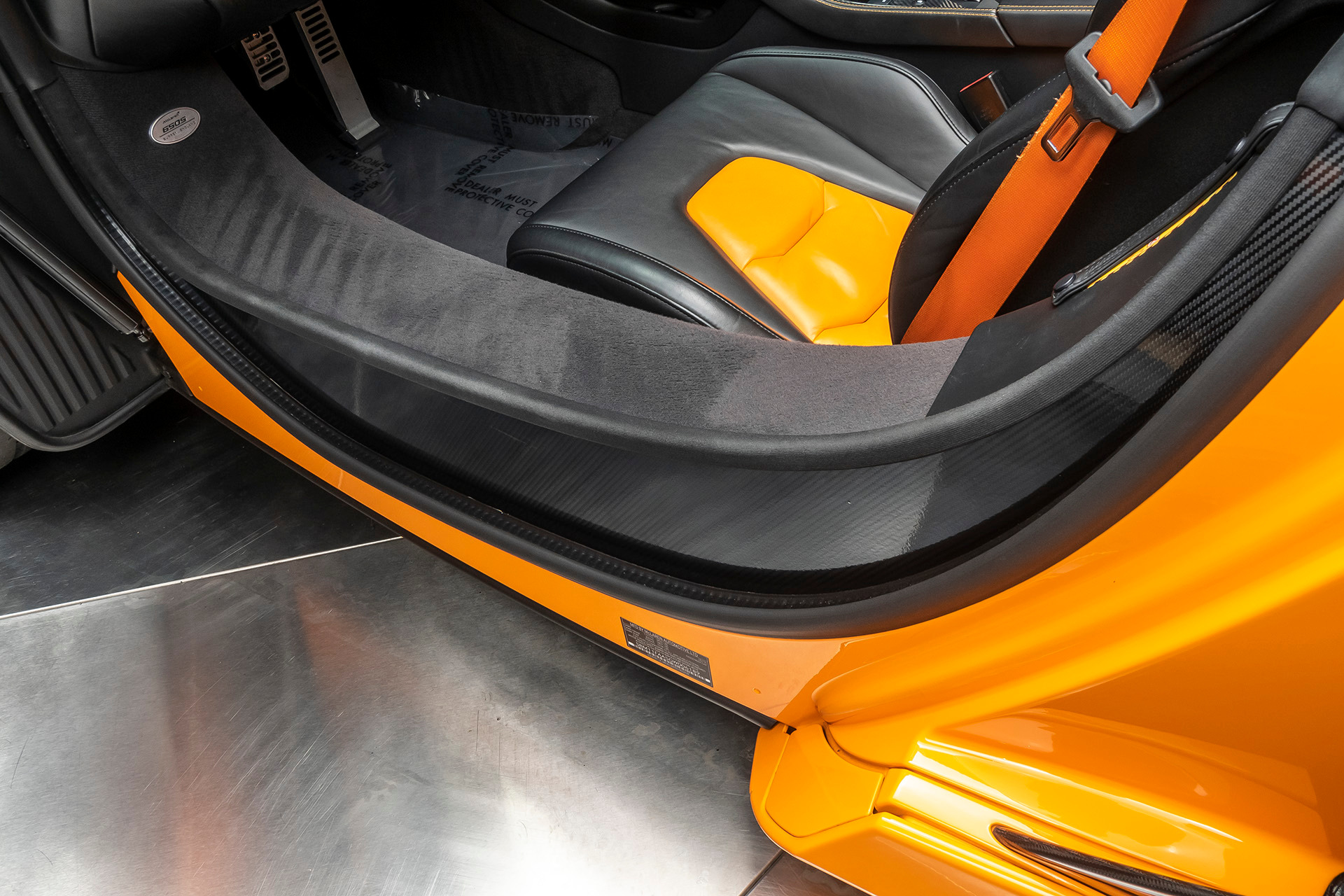 Used-2016-McLaren-650S-Spider-ORIGINAL-MSRP-309K-UPGRADES-CARBON-FIBER-LOADED
