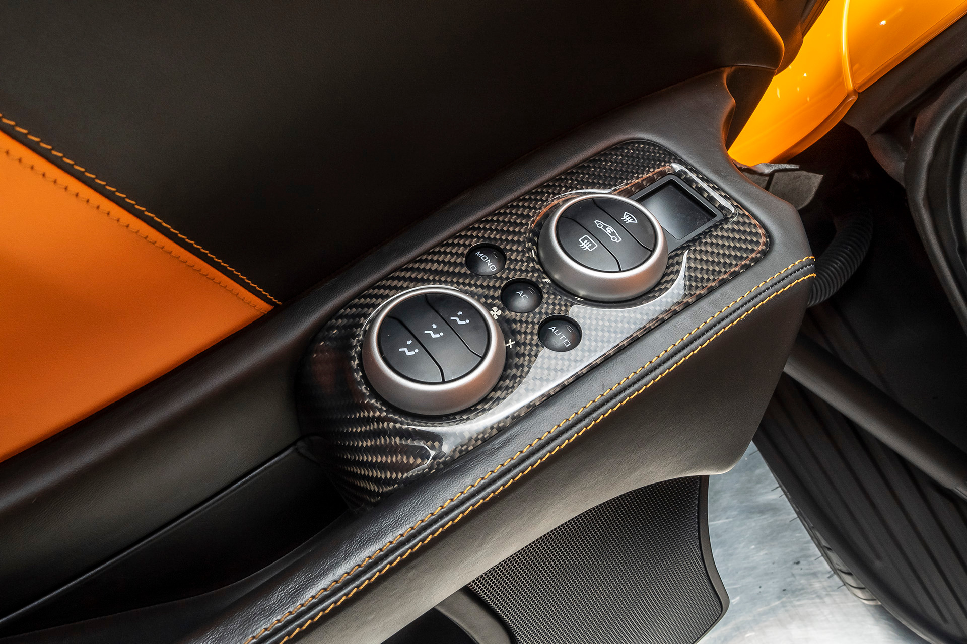 Used-2016-McLaren-650S-Spider-ORIGINAL-MSRP-309K-UPGRADES-CARBON-FIBER-LOADED