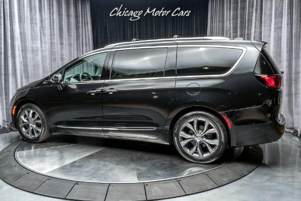 Used 2017 Chrysler Pacifica Limited Mini-Van MSRP $44K+ ONE OWNER! LOW MILES! for sale Sold at Chicago Motor Cars in West Chicago IL 60185 3