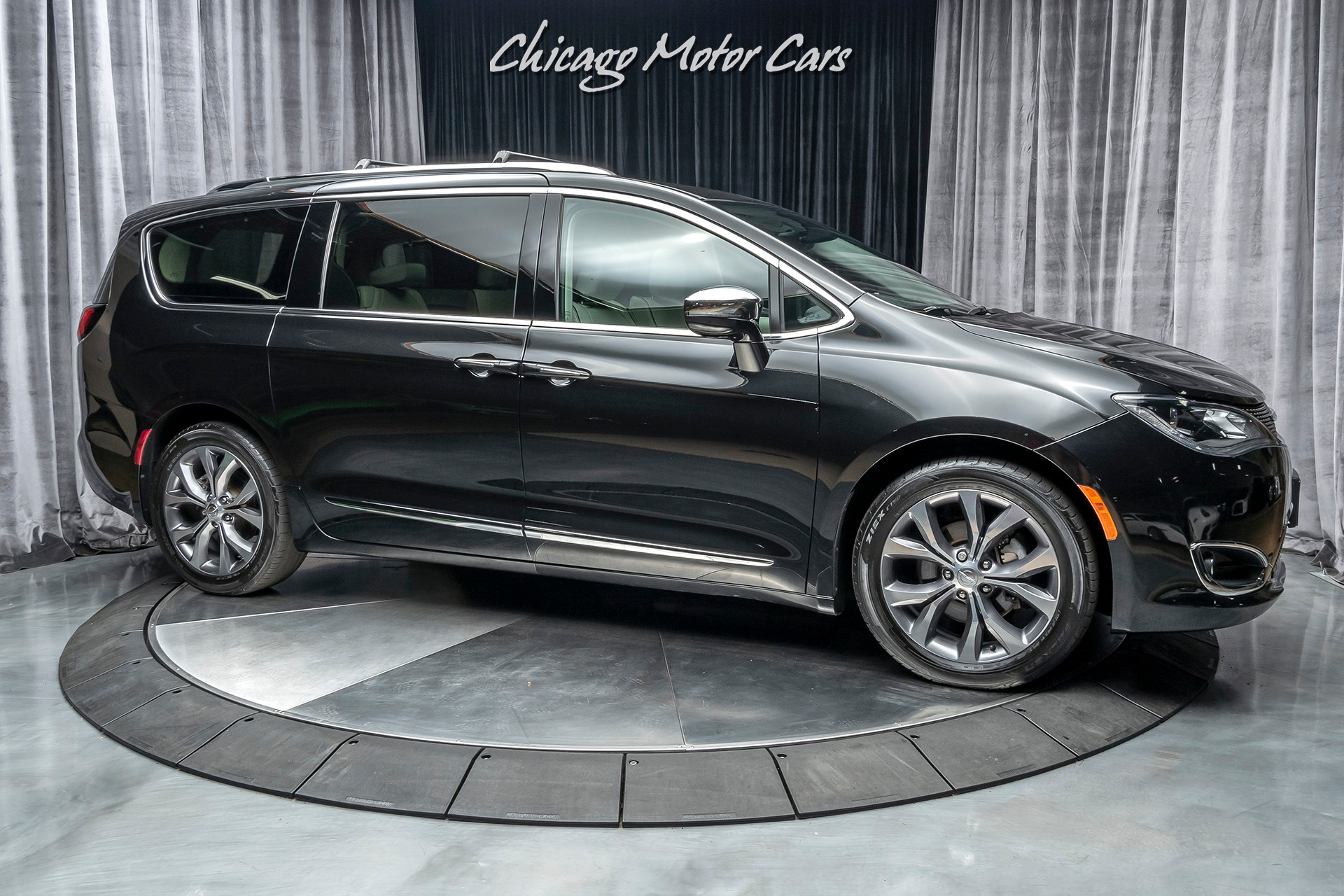 Used-2017-Chrysler-Pacifica-Limited-Mini-Van-MSRP-44K-ONE-OWNER-LOW-MILES