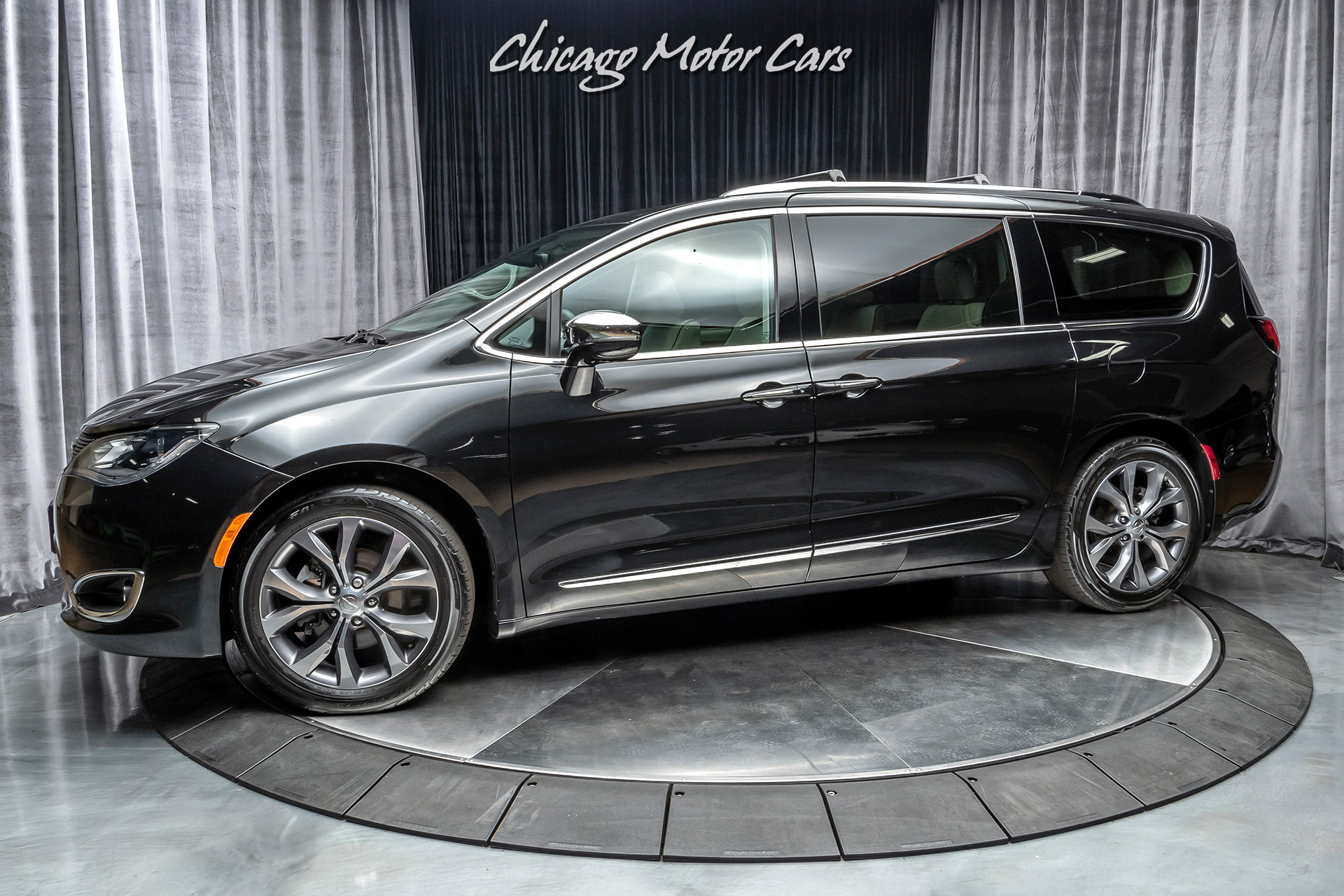 Used-2017-Chrysler-Pacifica-Limited-Mini-Van-MSRP-44K-ONE-OWNER-LOW-MILES