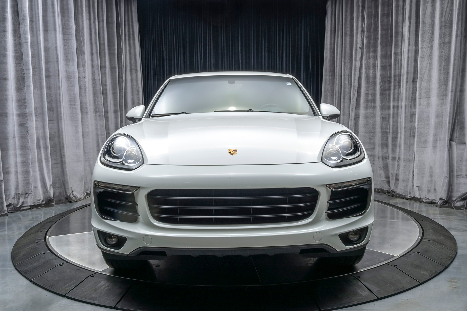 Used-2016-Porsche-Cayenne-SUV-PORSCHE-ACTIVE-SUSPENSION-MANAGEMENT