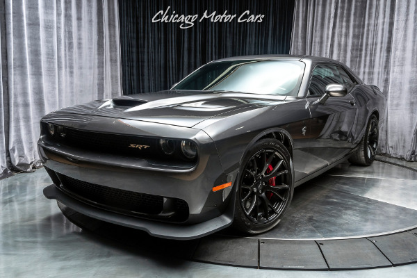 Used 2016 Dodge Challenger SRT Hellcat Coupe 8-SPEED AUTO! 707 HP! for sale Sold at Chicago Motor Cars in West Chicago IL 60185 2