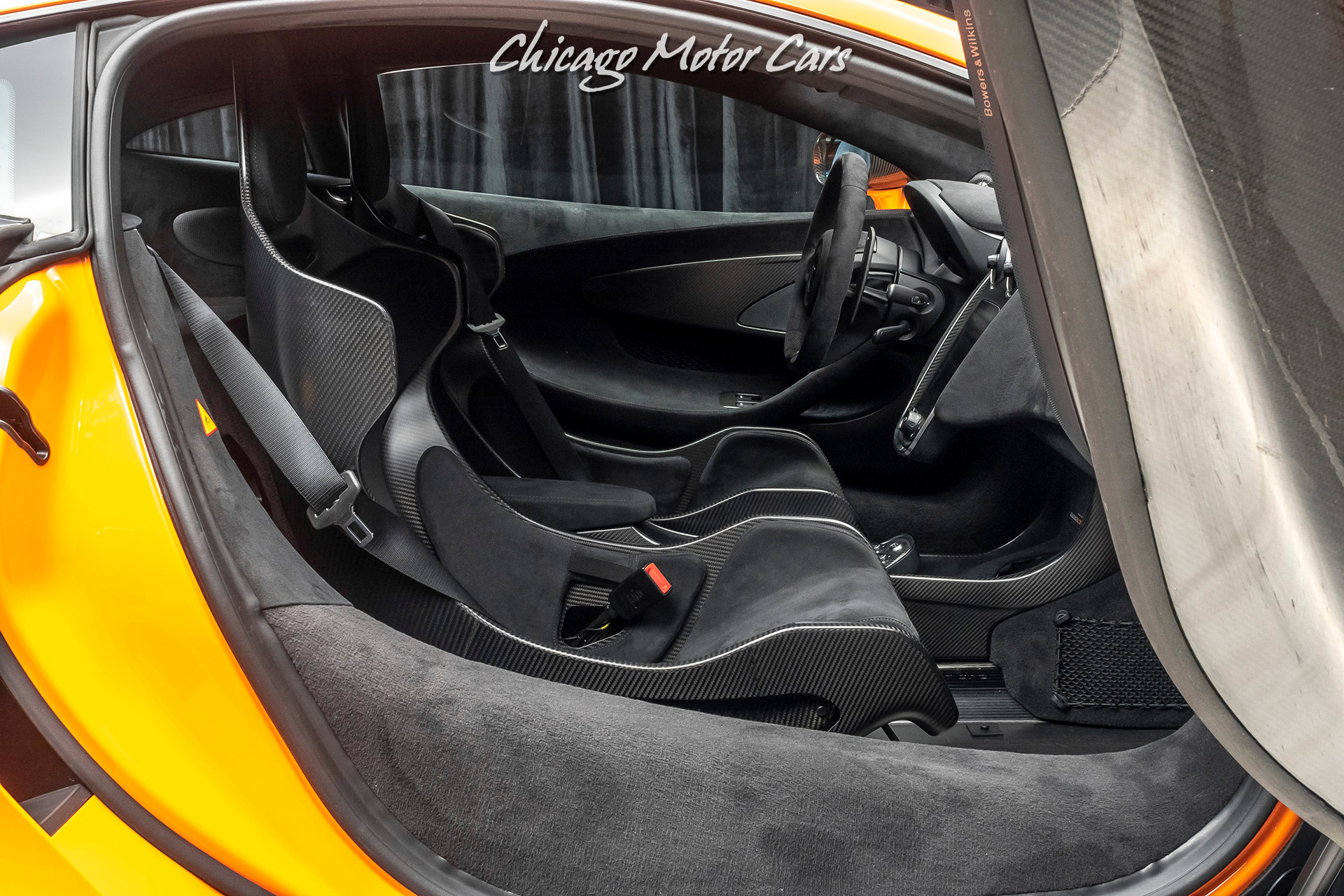 Used-2019-McLaren-600LT-Coupe-LIGHTWEIGHT-SENNA-RACING-SEATS--LOADED-wCARBON-FIBER