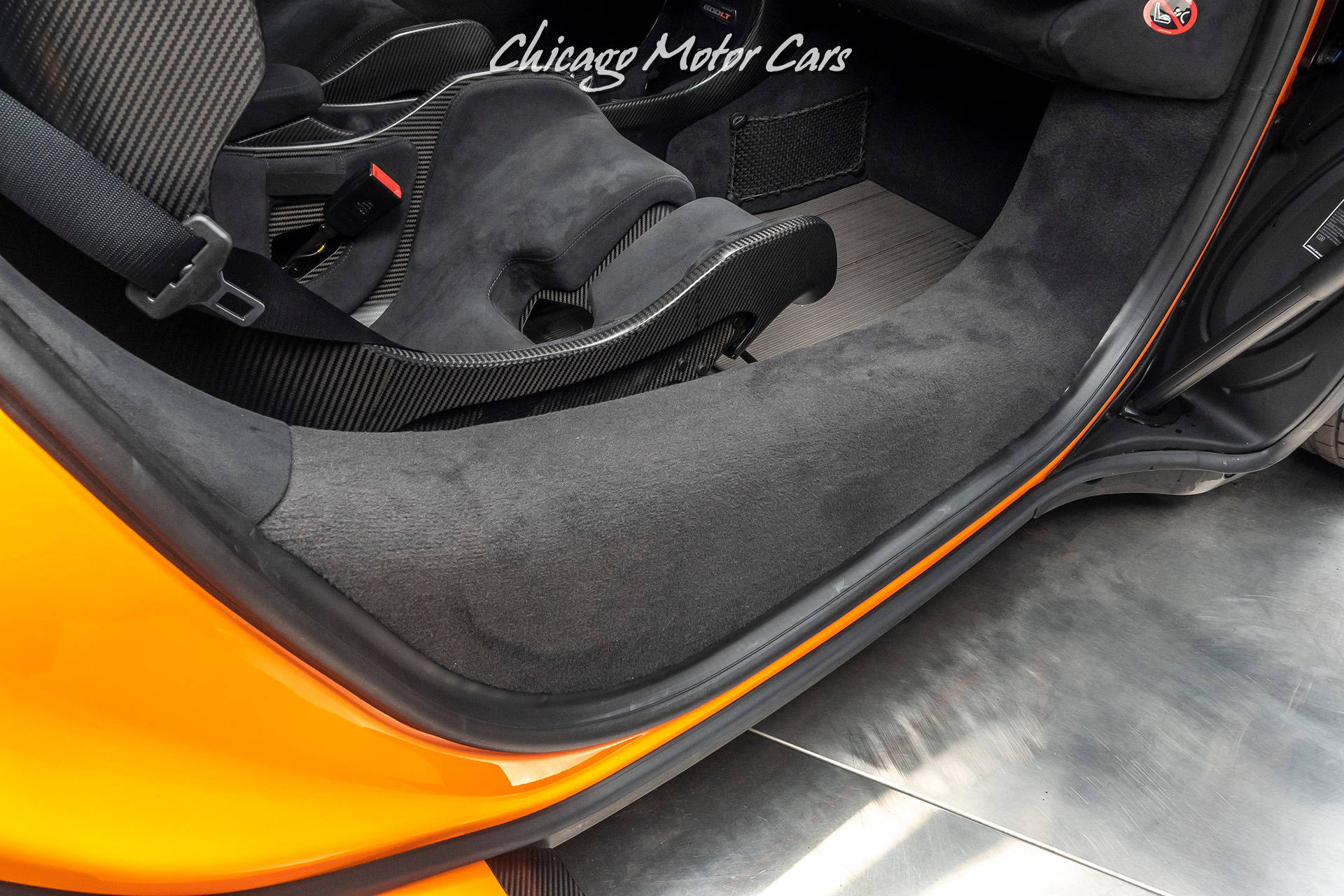 Used-2019-McLaren-600LT-Coupe-LIGHTWEIGHT-SENNA-RACING-SEATS--LOADED-wCARBON-FIBER