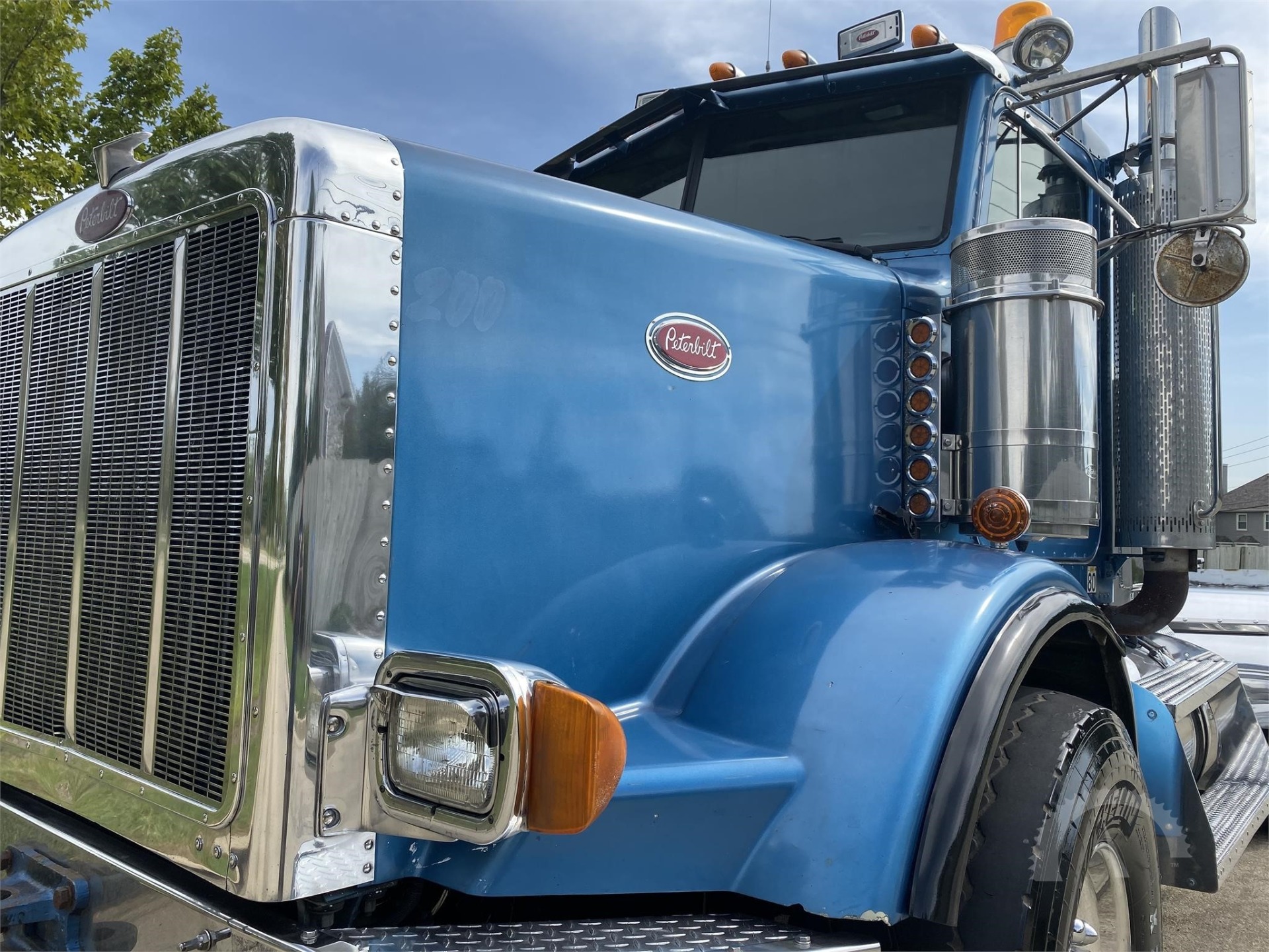 Used-2000-Peterbilt-378-Conventional