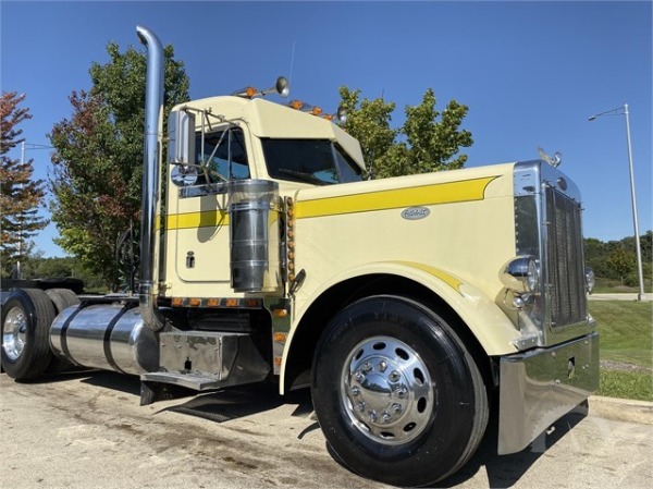 Used 1997 Peterbilt 379EXHD Conventional for sale Sold at Chicago Motor Cars in West Chicago IL 60185 4