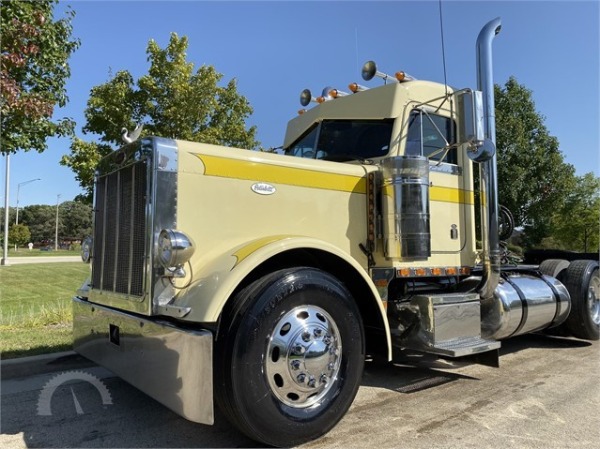 Used 1997 Peterbilt 379EXHD Conventional for sale Sold at Chicago Motor Cars in West Chicago IL 60185 5
