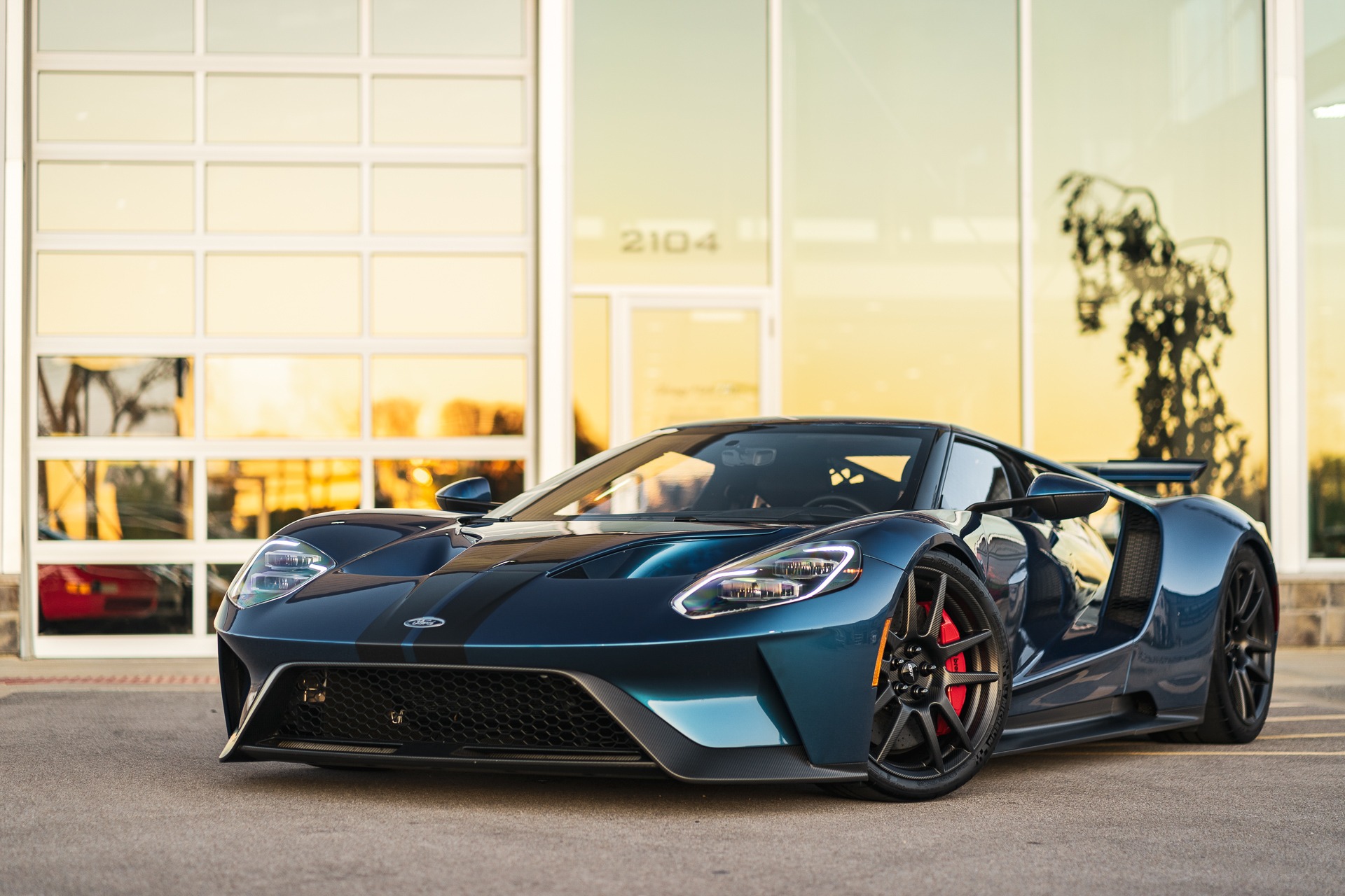 Used-2017-Ford-GT-Ford-GT-Matte-Carbon-Fiber-PKG-Stripes-COLLECTOR-QUALITY