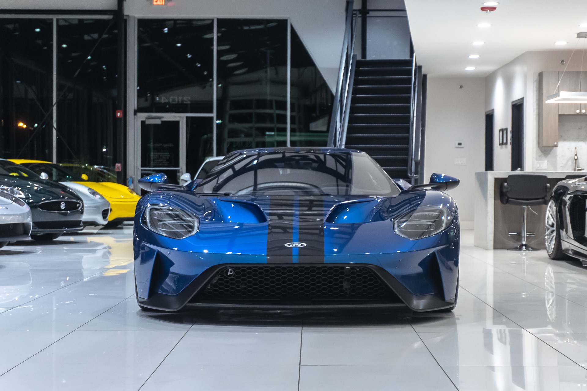 Used-2017-Ford-GT-Ford-GT-Matte-Carbon-Fiber-PKG-Stripes-COLLECTOR-QUALITY