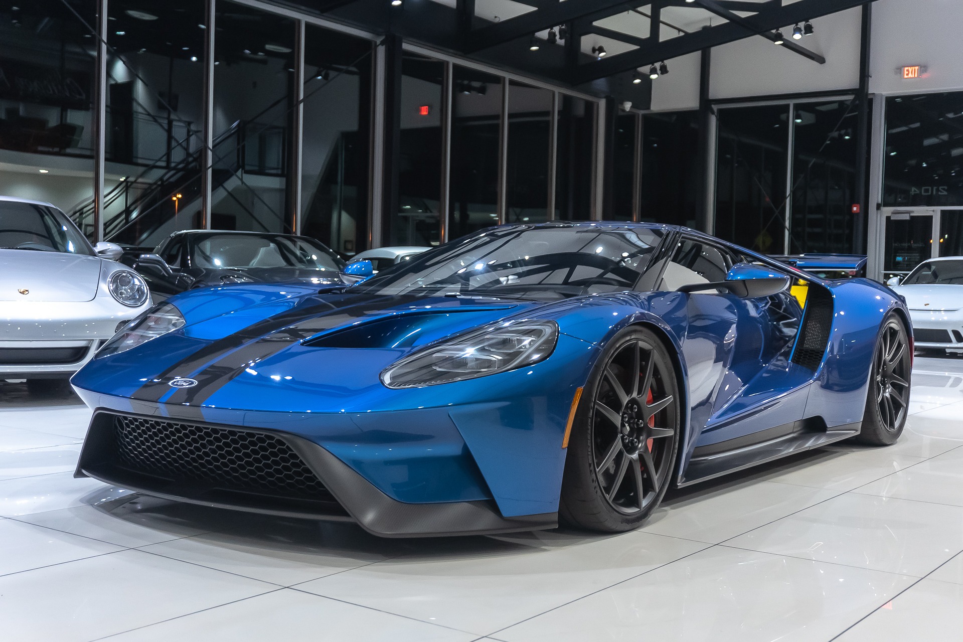 Used-2017-Ford-GT-Ford-GT-Matte-Carbon-Fiber-PKG-Stripes-COLLECTOR-QUALITY