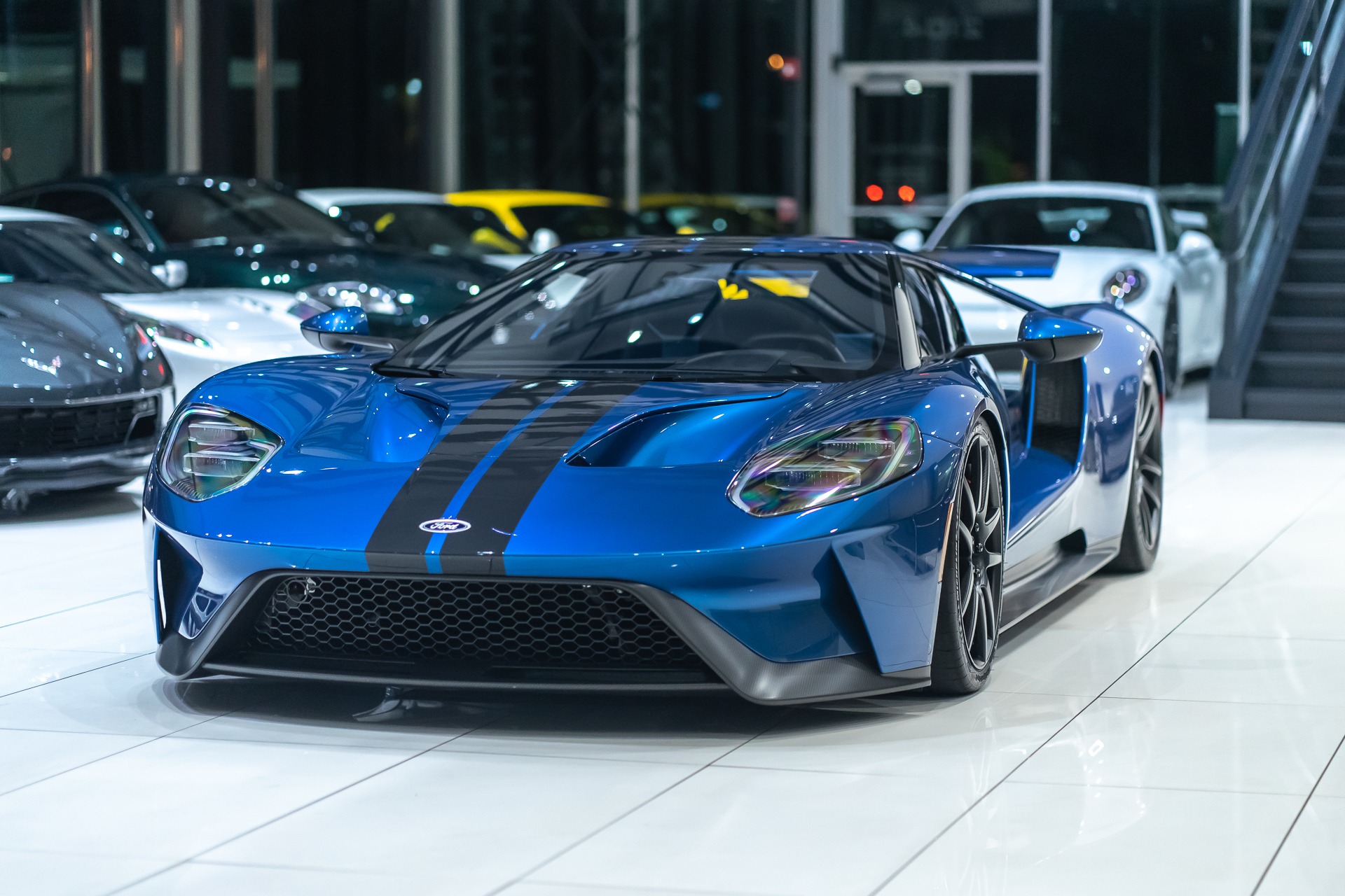 Used-2017-Ford-GT-Ford-GT-Matte-Carbon-Fiber-PKG-Stripes-COLLECTOR-QUALITY