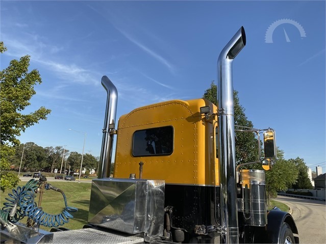 Used-2005-Peterbilt-379EXHD