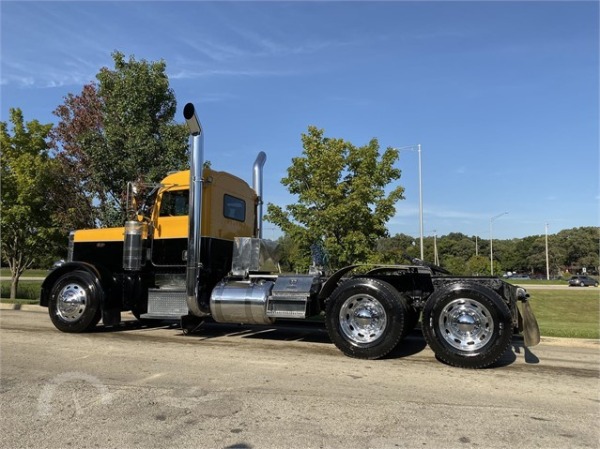 Used 2005 Peterbilt 379EXHD for sale Sold at Chicago Motor Cars in West Chicago IL 60185 2