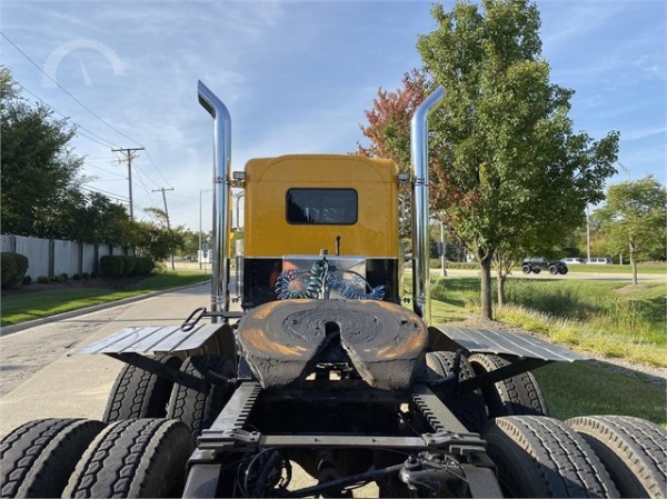 Used 2005 Peterbilt 379EXHD for sale Sold at Chicago Motor Cars in West Chicago IL 60185 5