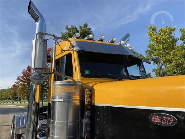 Used-2005-Peterbilt-379EXHD