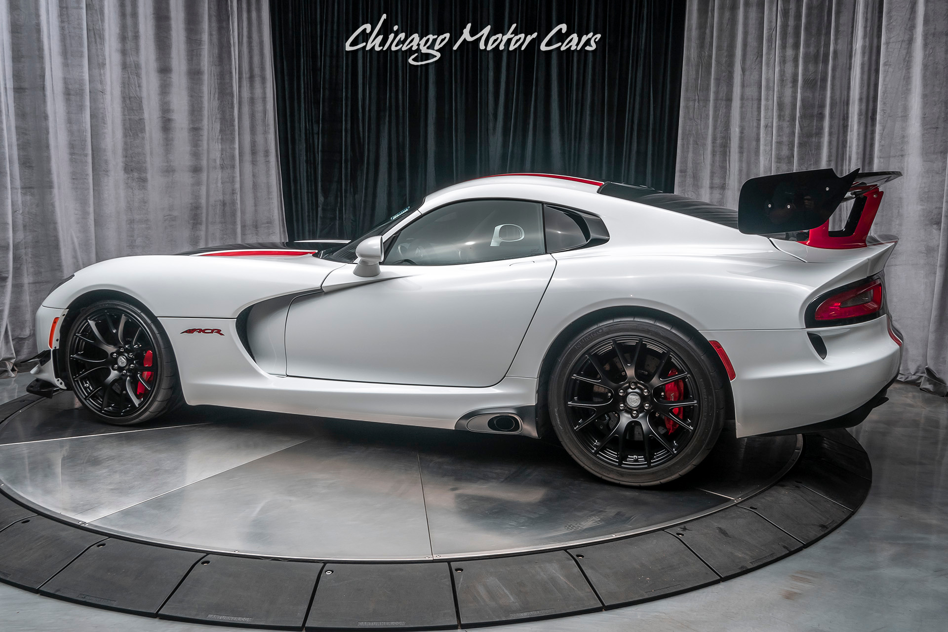 Used-2016-Dodge-Viper-ACR-Coupe-ONLY-1700-MILES