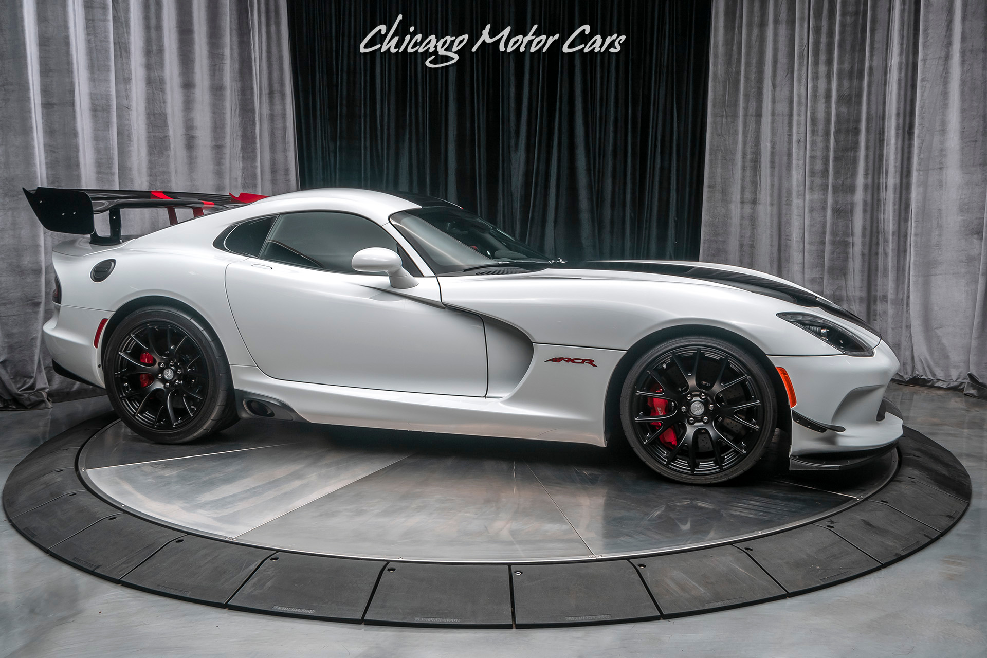 Used-2016-Dodge-Viper-ACR-Coupe-ONLY-1700-MILES