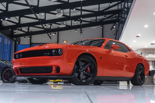 Used-2018-Dodge-Challenger-SRT-Hellcat-Coupe-PRISTINE-CONDITION-ONLY-3900-MILES