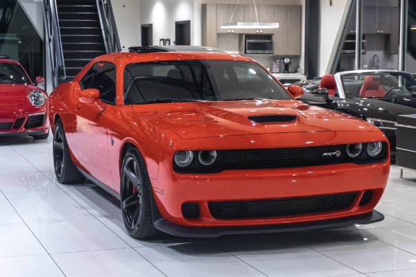 Used-2018-Dodge-Challenger-SRT-Hellcat-Coupe-PRISTINE-CONDITION-ONLY-3900-MILES