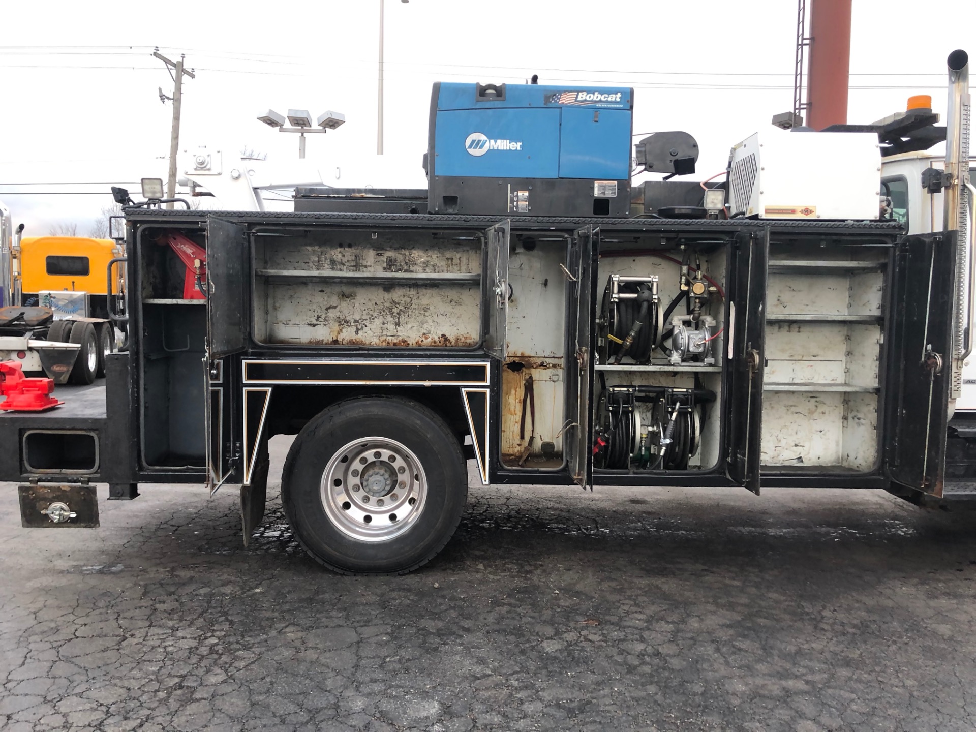 Used-2001-Sterling-M6500-Service-Truck