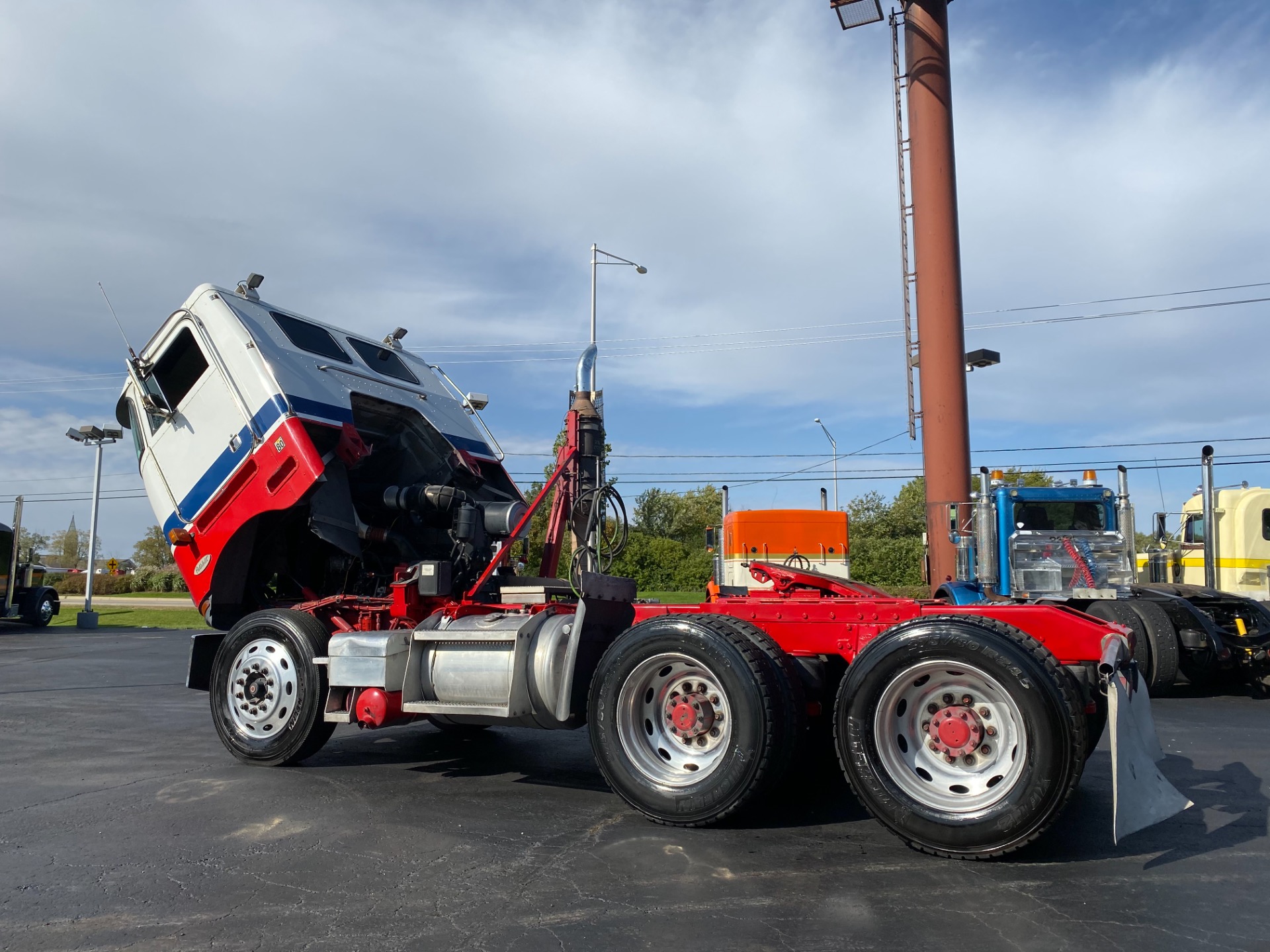 Used-1998-Peterbilt-362-Cab-Over