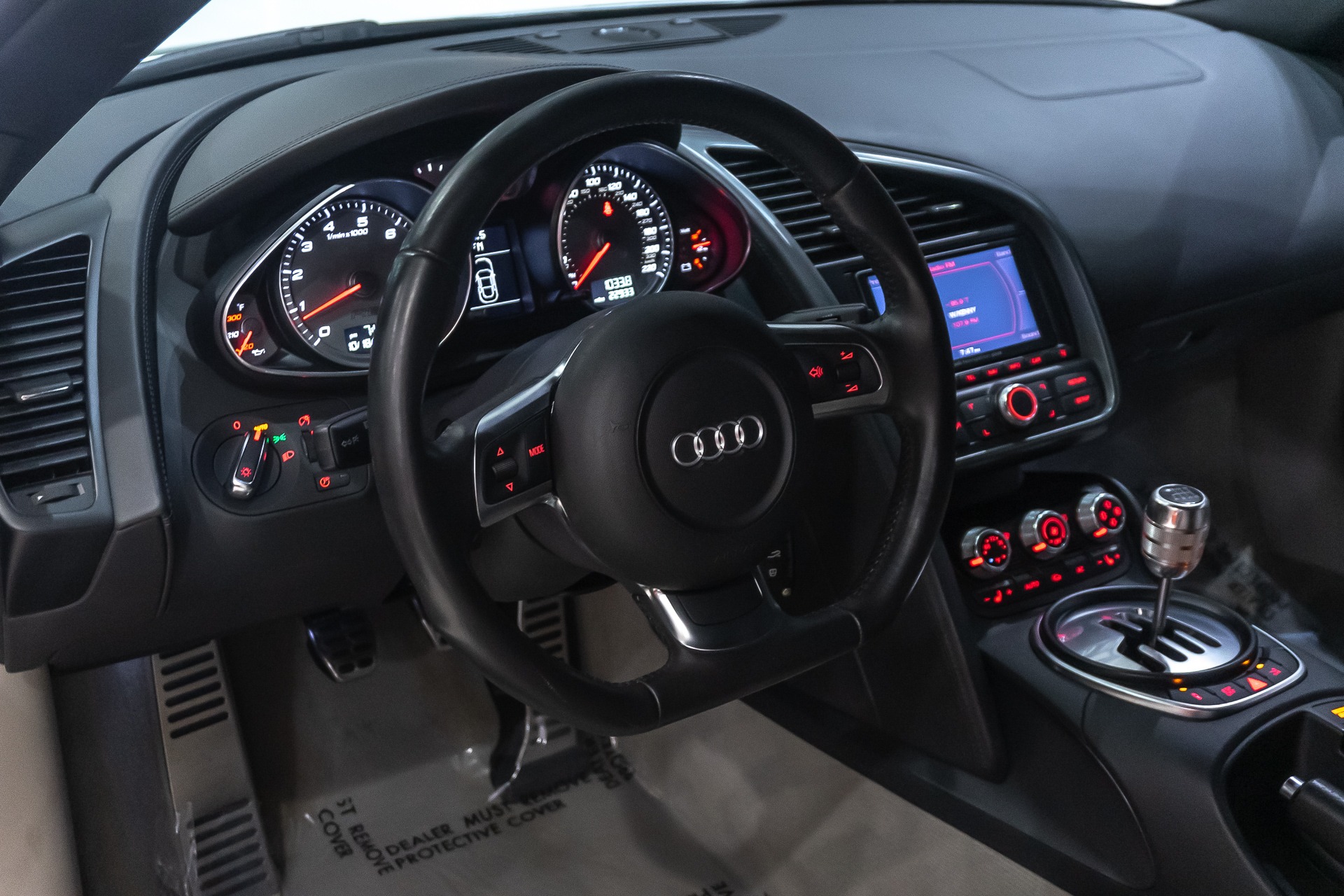 Audi R8 2009 Interior