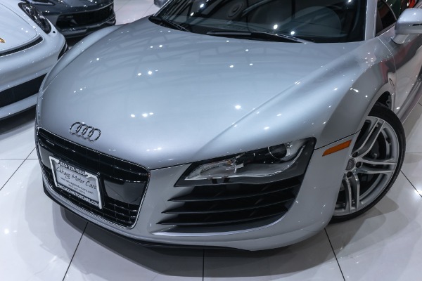 Used 2009 Audi R8 4.2 V8 quattro Coupe MSRP $126K+ 6-SPEED MANUAL! for sale Sold at Chicago Motor Cars in West Chicago IL 60185 4