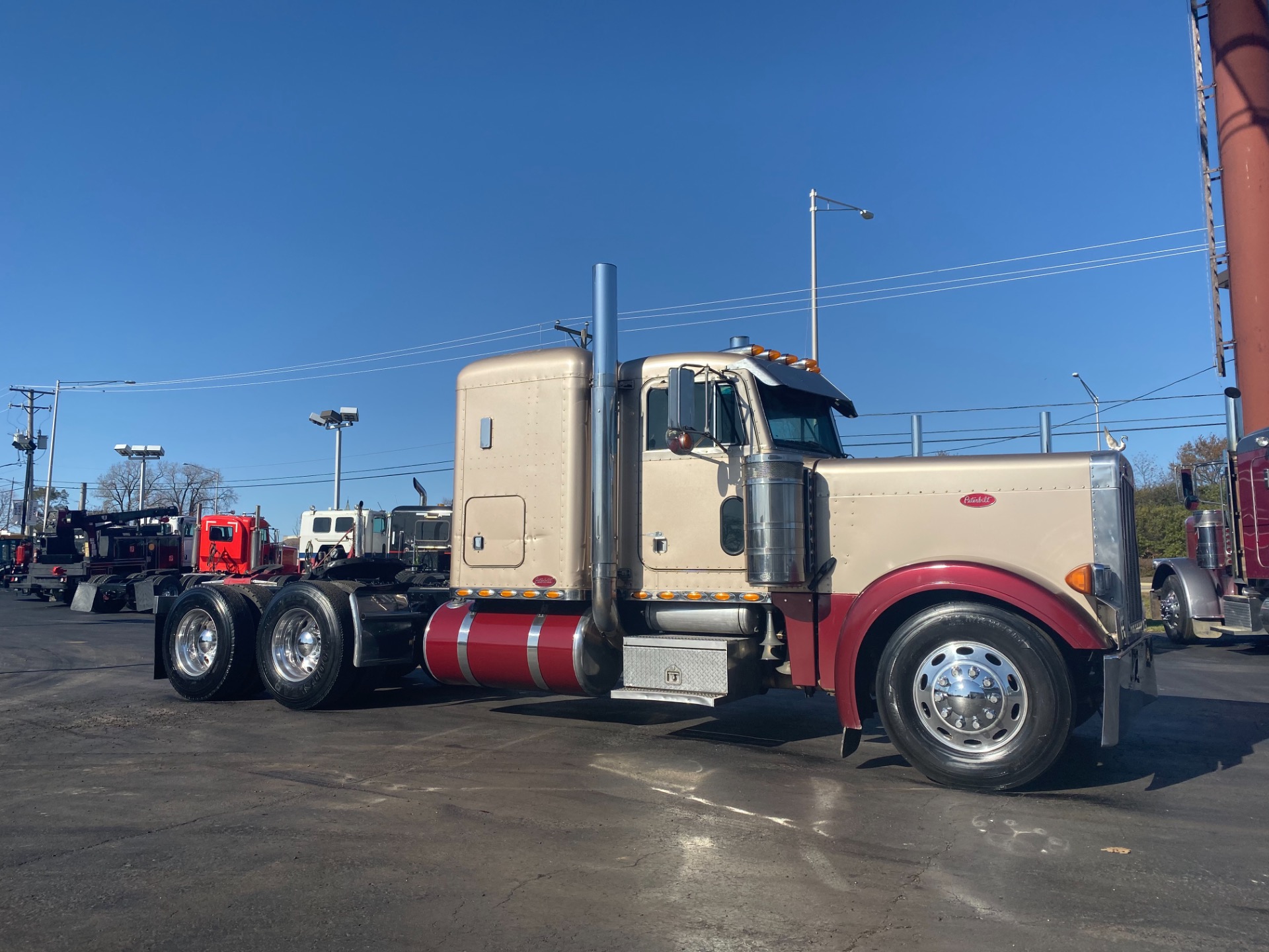 Used-2002-Peterbilt-379-TA-SLEEPER---C-15-6NZ-with-550hp