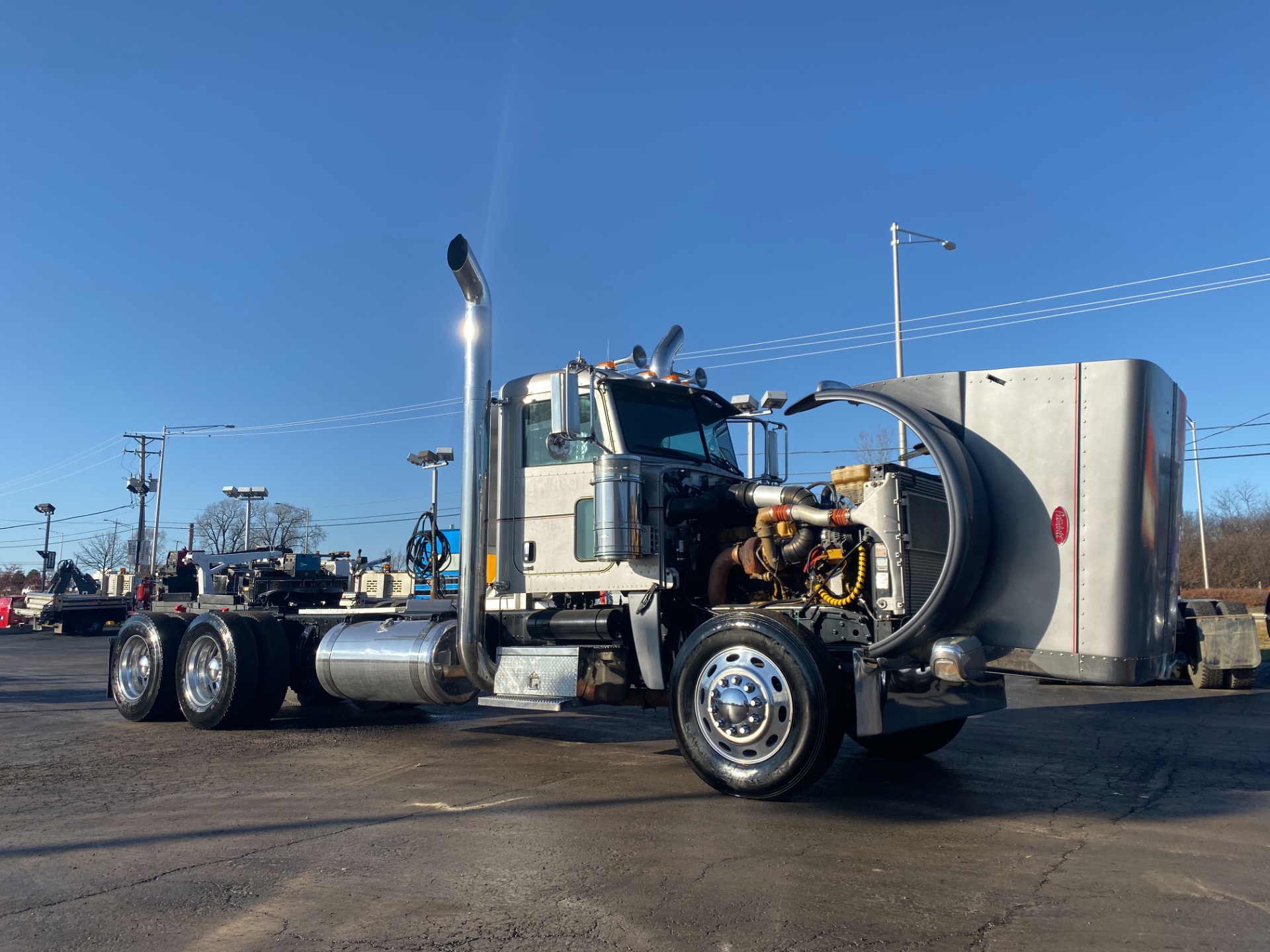 Used-2012-Peterbilt-388-Day-Cab