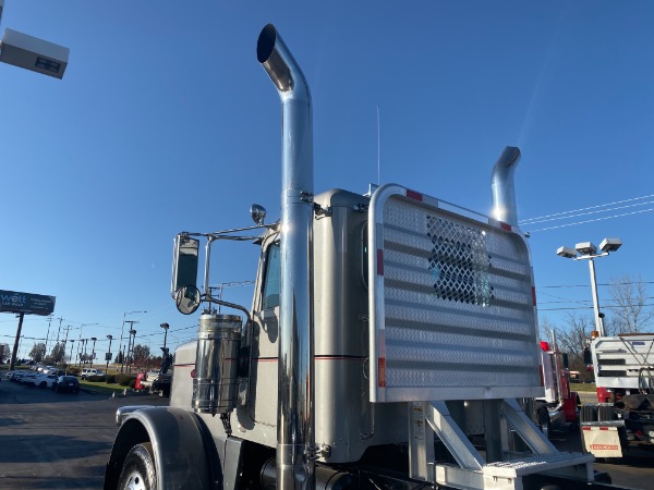 Used-2012-Peterbilt-388-Day-Cab